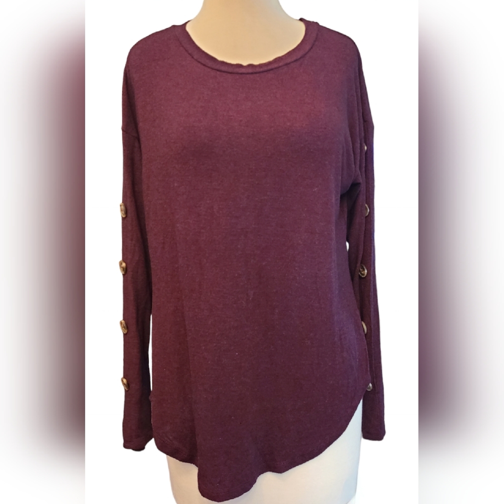 E&M size S burgundy top